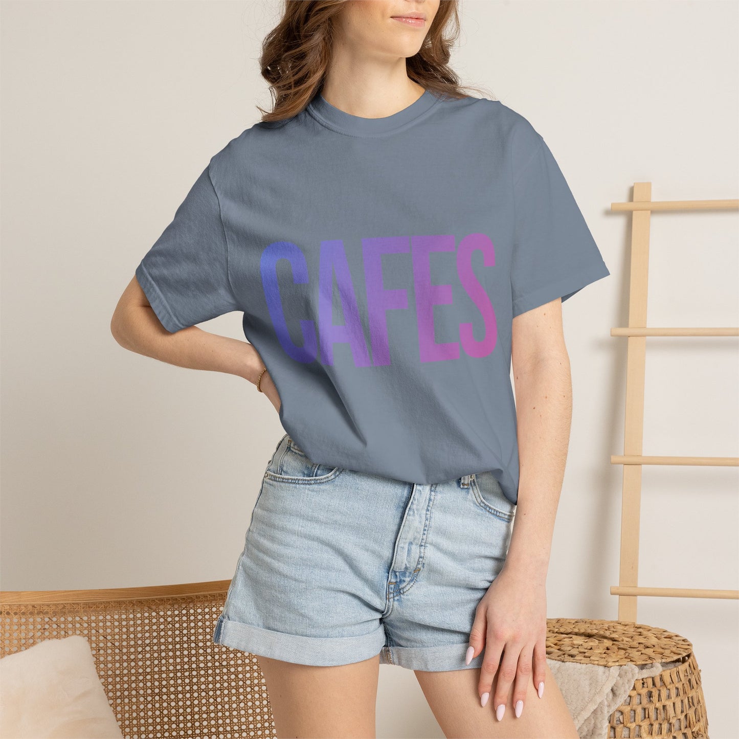 Cafes Tee in Blue Jean