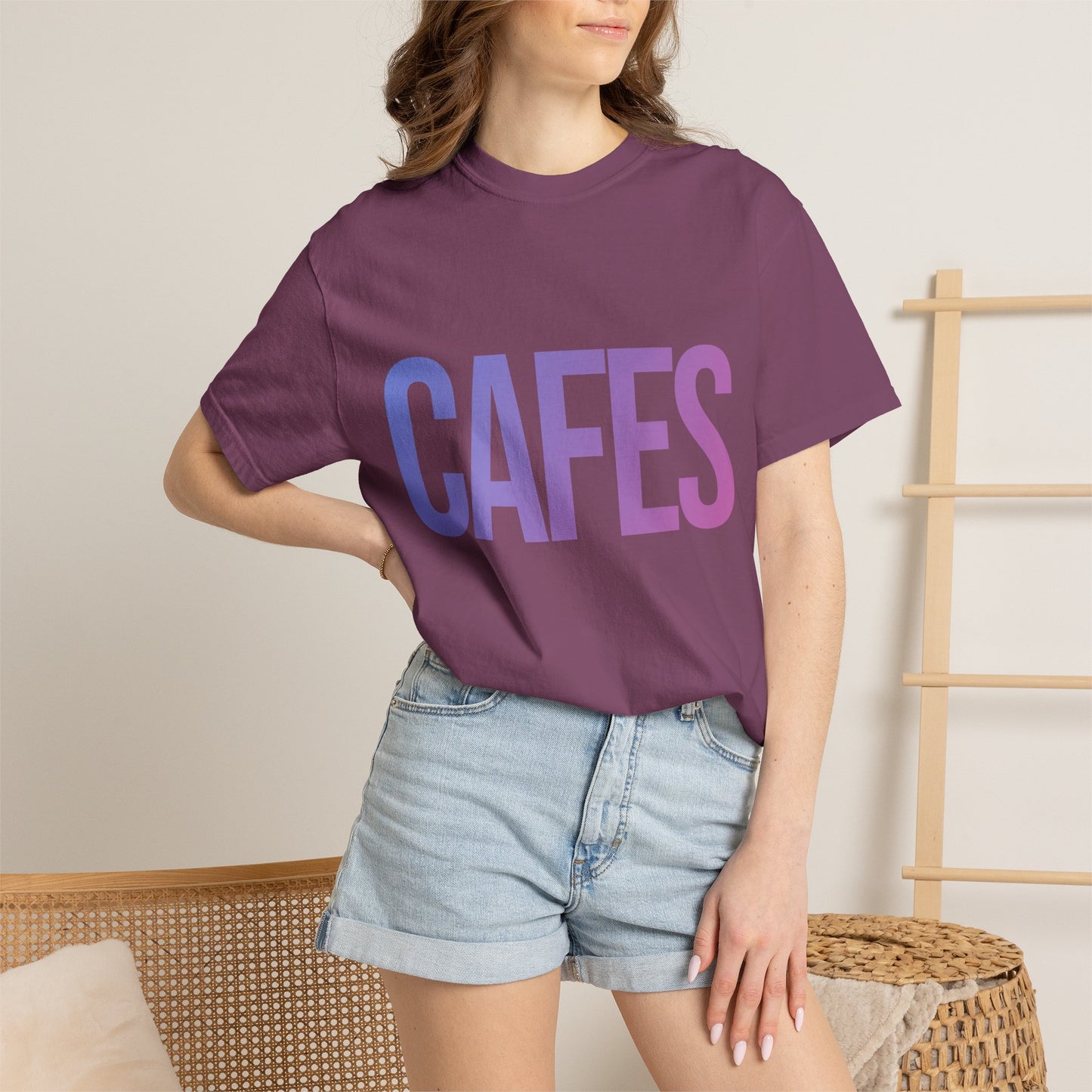 Cafes Tee in Berry