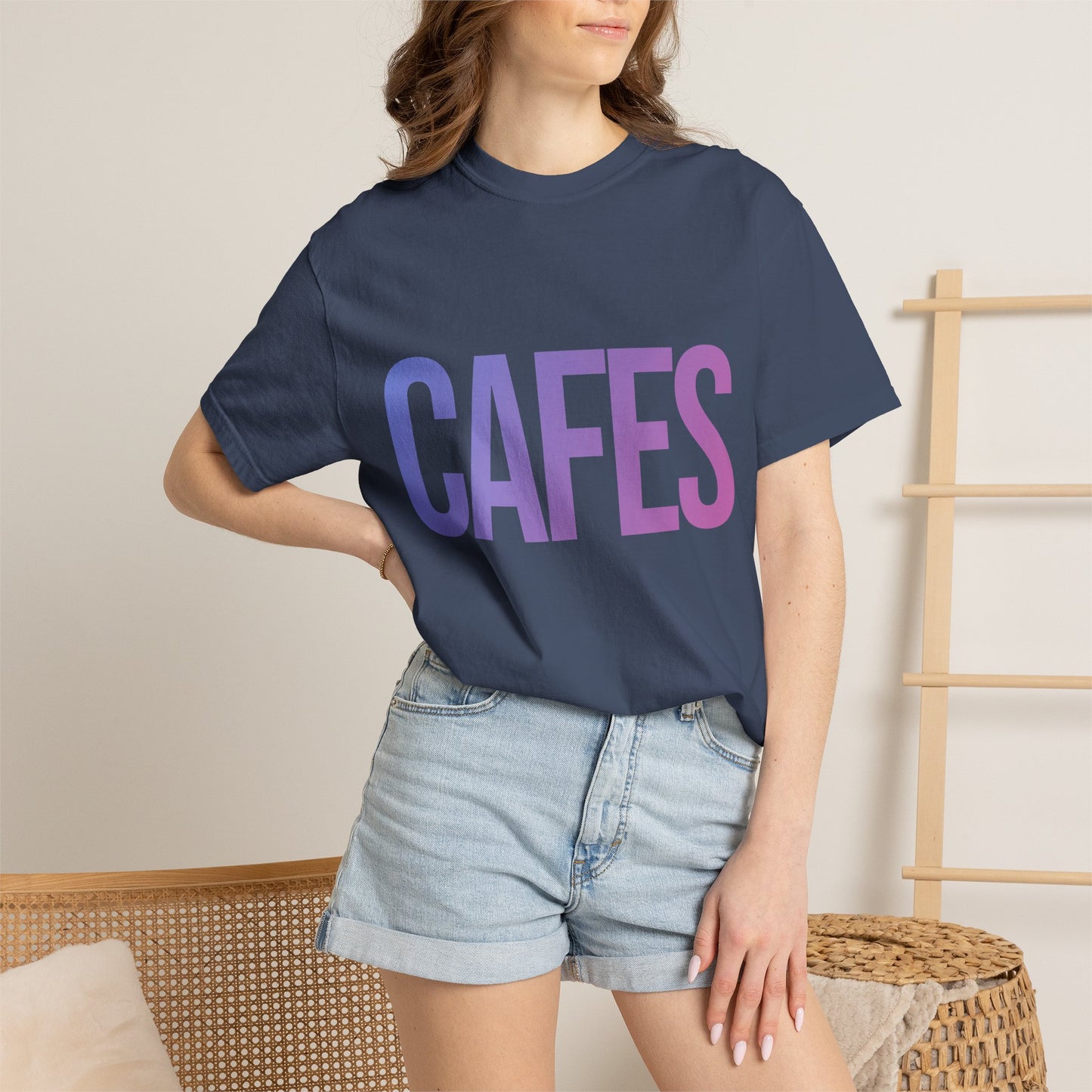 Cafes Tee in Midnight